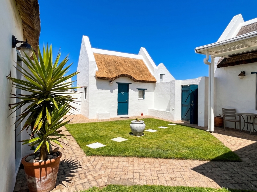 5 Bedroom Property for Sale in Struisbaai Western Cape